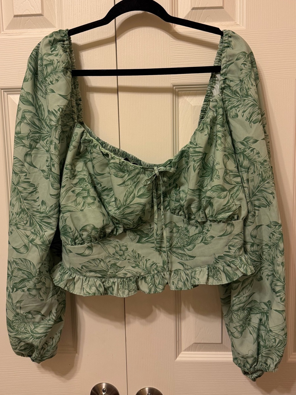 Eloquii Plus Size Green Botanical Tie-Front Peasant Crop Top